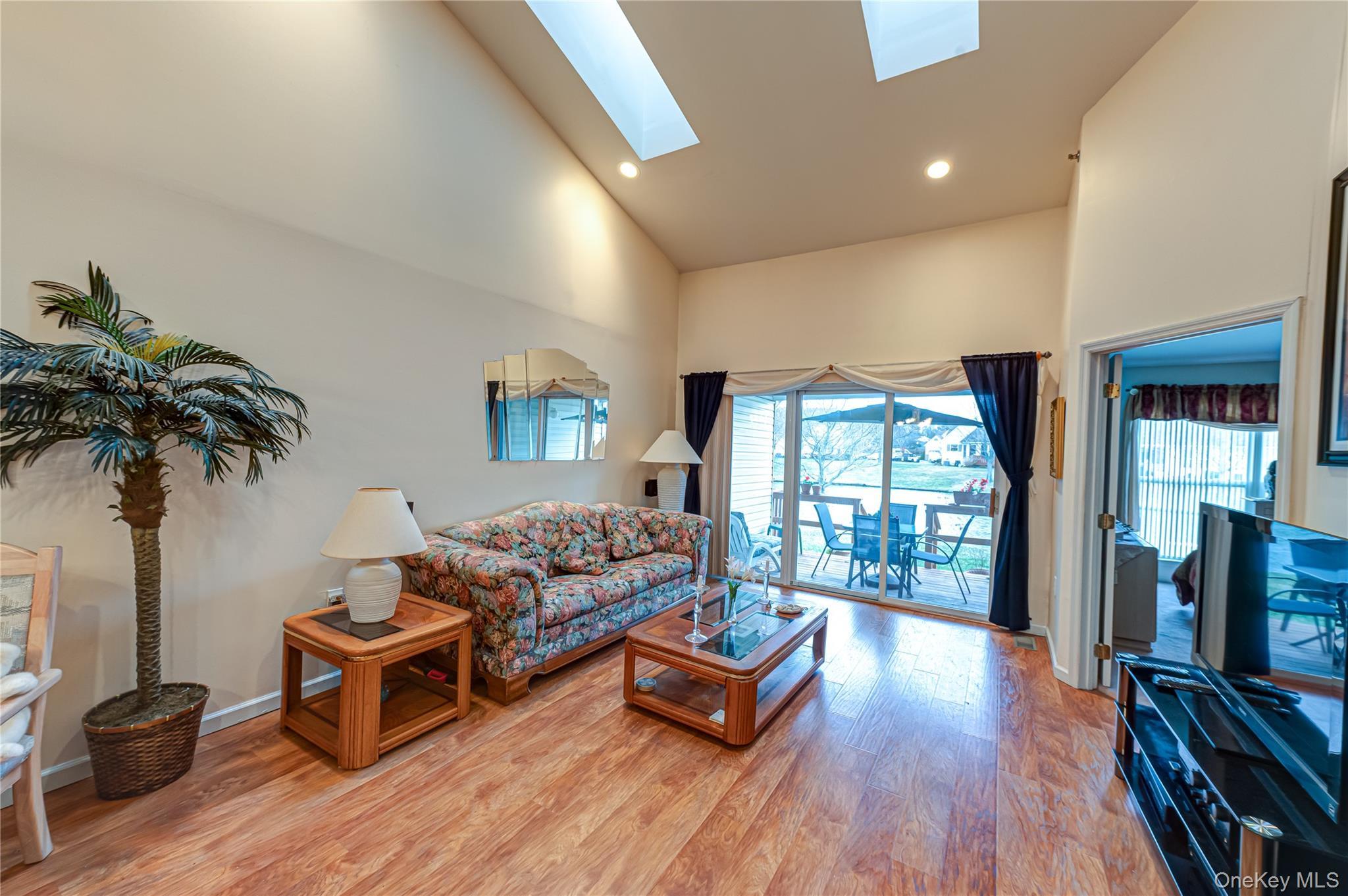 Condo Eve Ann  Suffolk County, NY 11776, MLS-977472-5