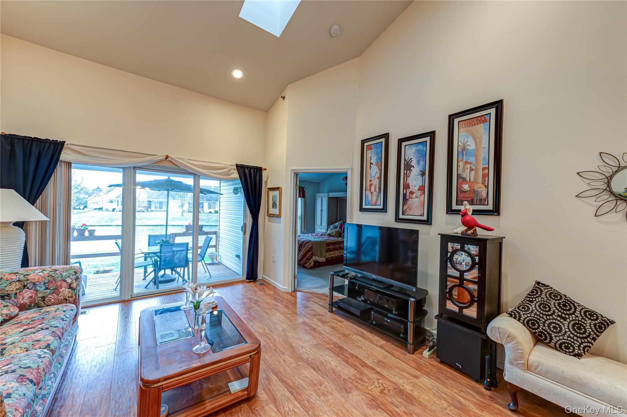 Condo Eve Ann  Suffolk County, NY 11776, MLS-977472-6