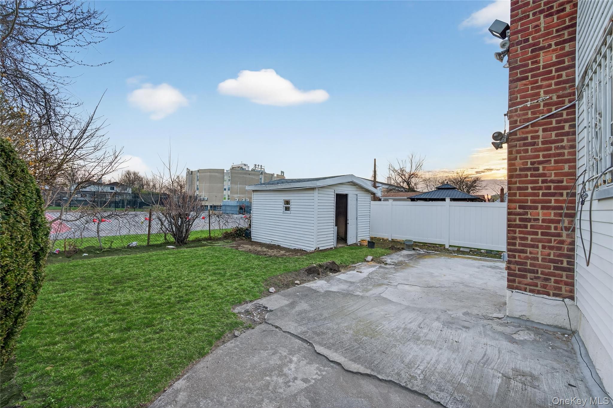 Single Family 147th Road Queens, NY 11422, MLS-977475-37