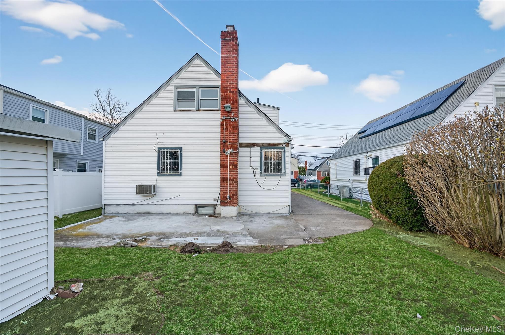 Single Family 147th Road  Queens, NY 11422, MLS-977475-39