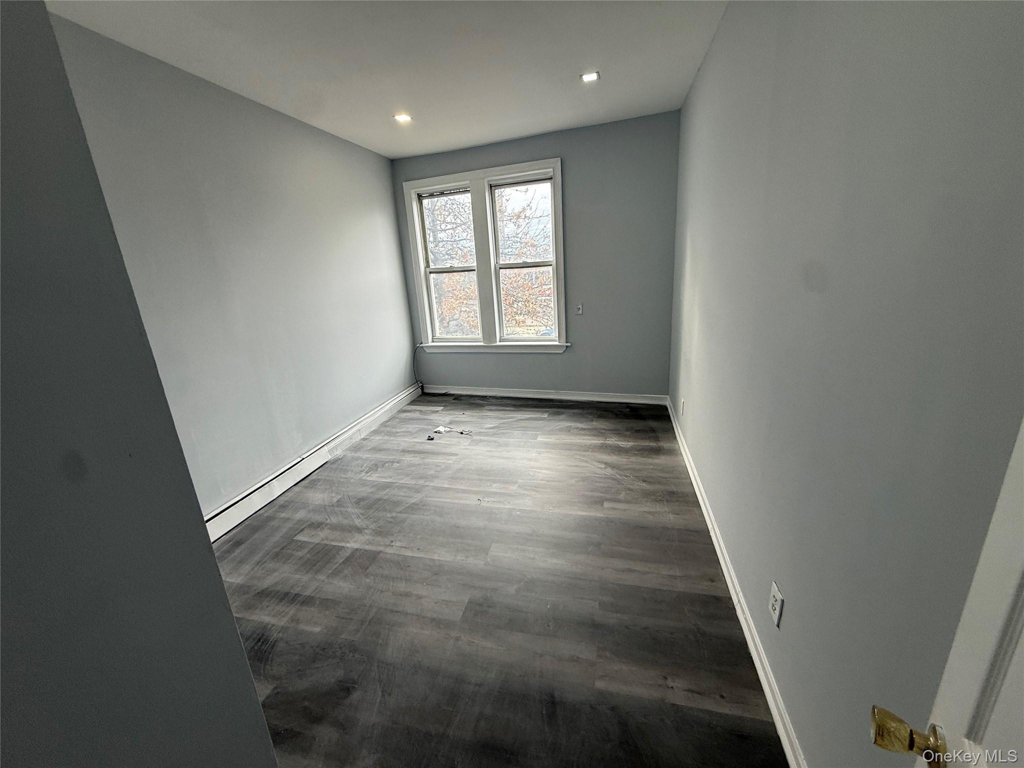 Apartment Jamaica Avenue  Queens, NY 11428, MLS-977477-2