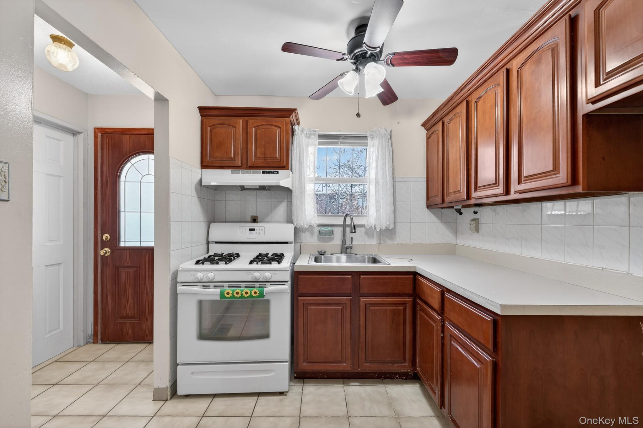 Single Family Sackman Brooklyn, NY 11212, MLS-977493-4