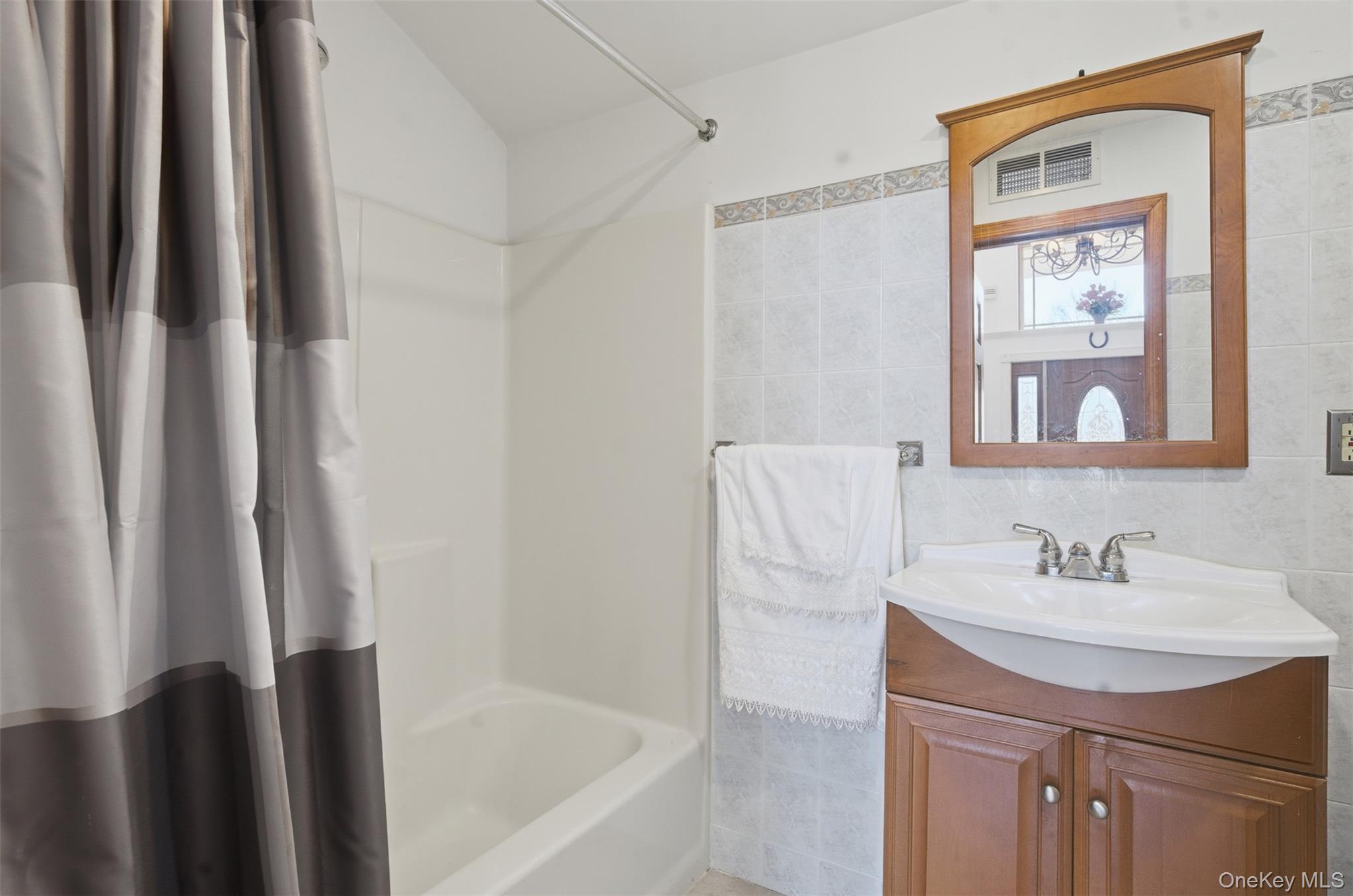 Single Family Albany Post  Ulster County, NY 12525, MLS-977502-18