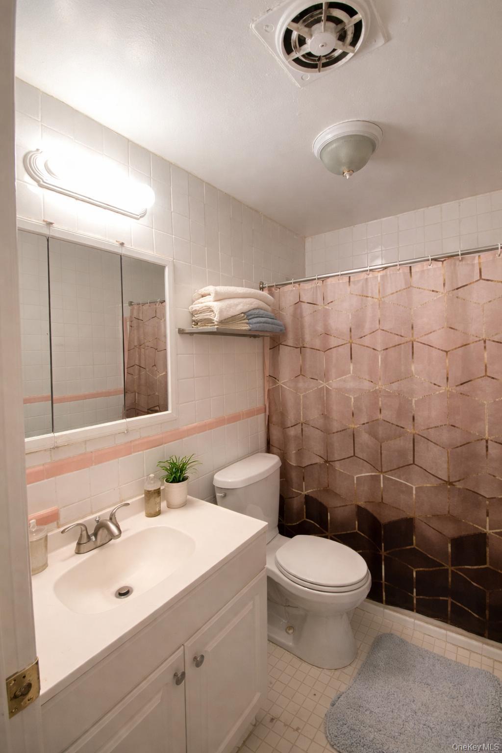 Single Family Gipson  Queens, NY 11691, MLS-977514-10