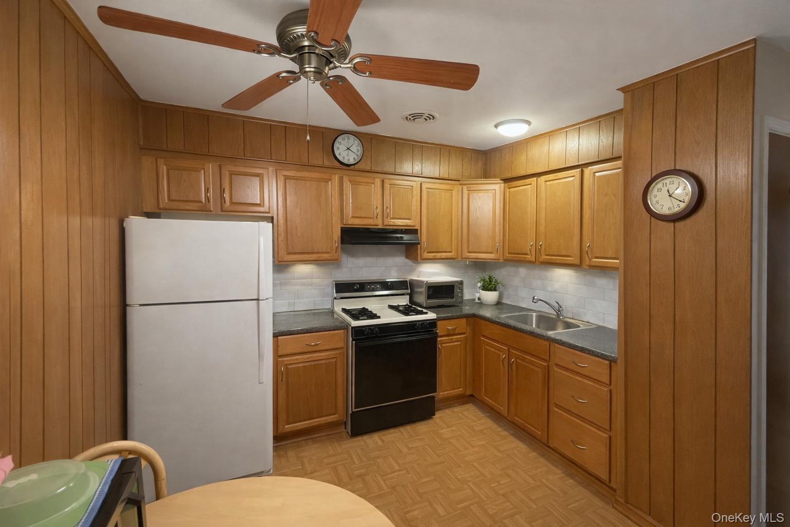 Single Family Gipson  Queens, NY 11691, MLS-977514-5