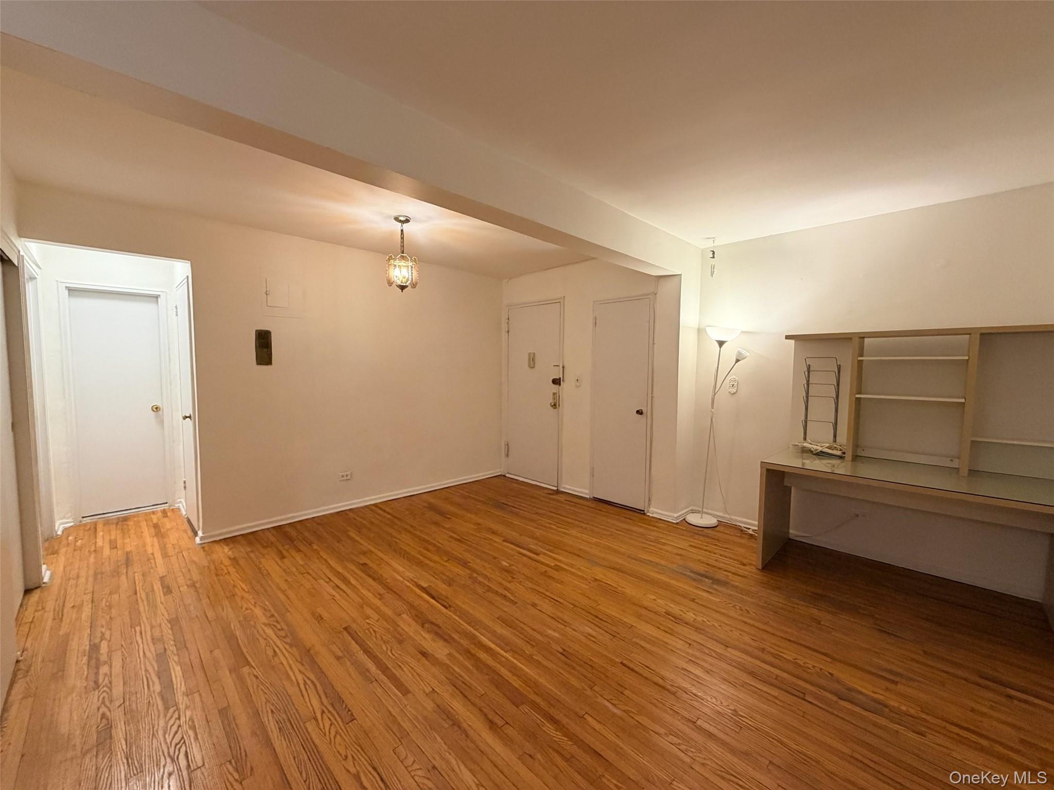 Condo Queens  Queens, NY 11375, MLS-977515-17