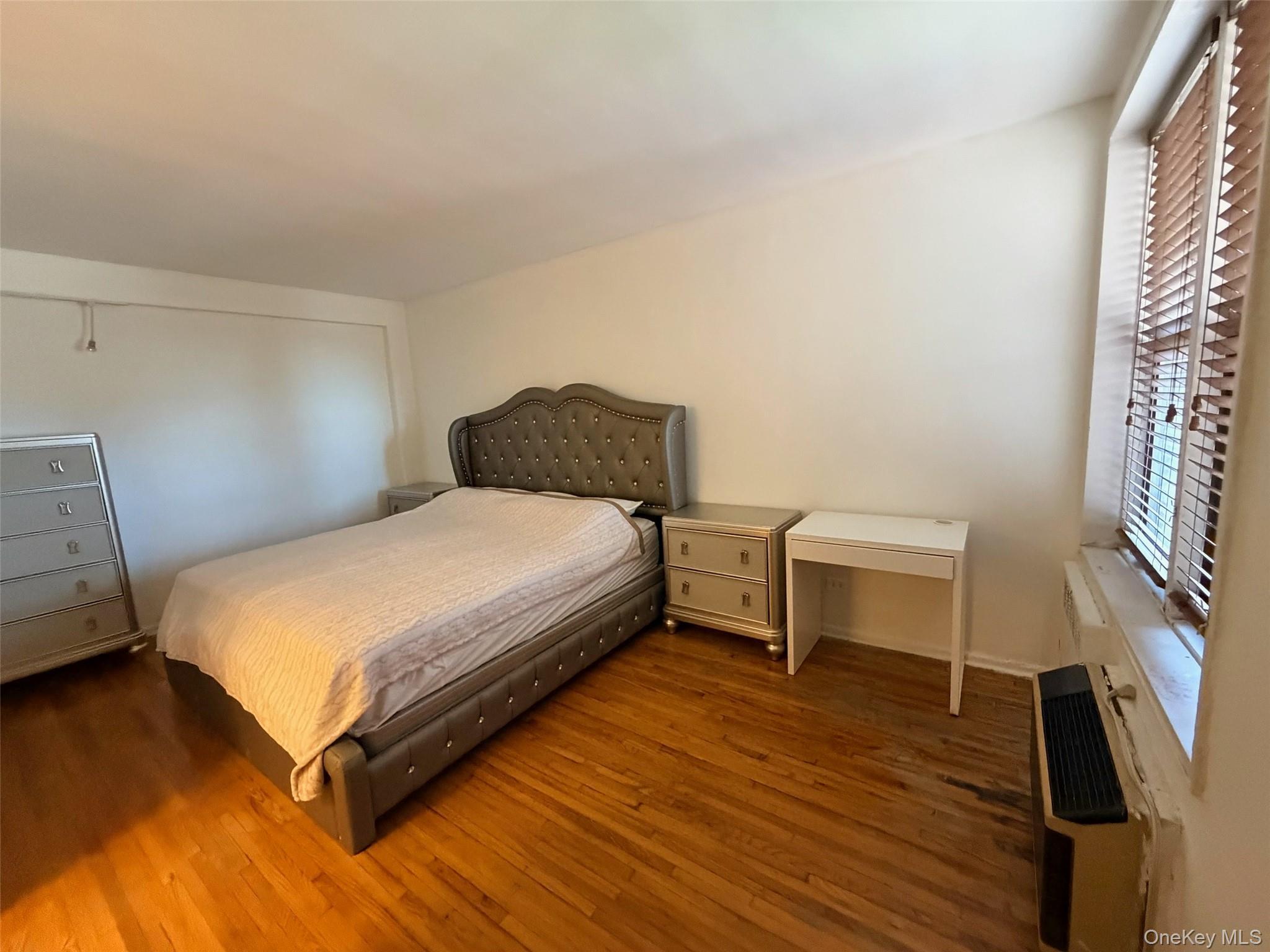 Condo Queens  Queens, NY 11375, MLS-977515-18