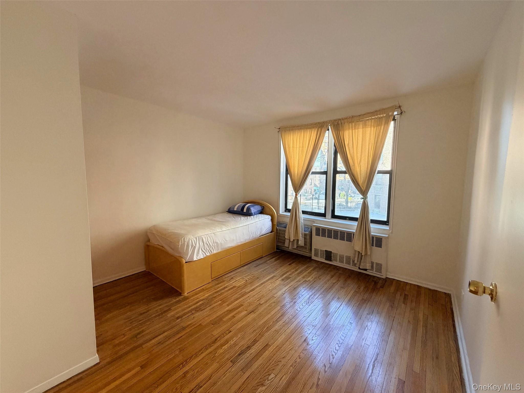 Condo Queens  Queens, NY 11375, MLS-977515-19