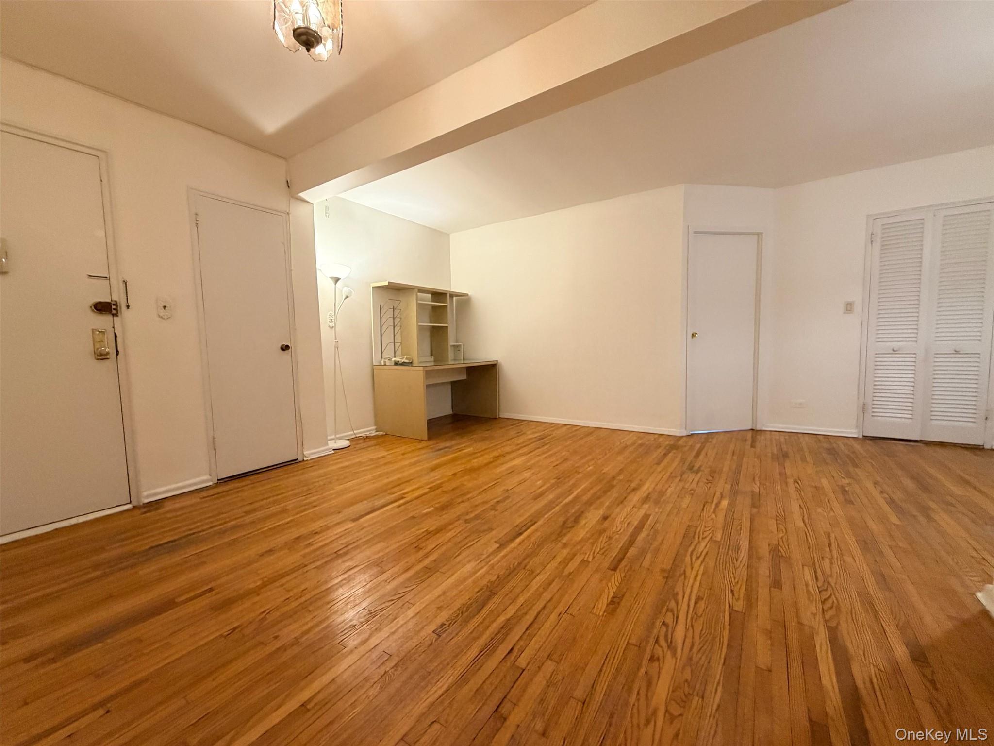 Condo Queens  Queens, NY 11375, MLS-977515-25