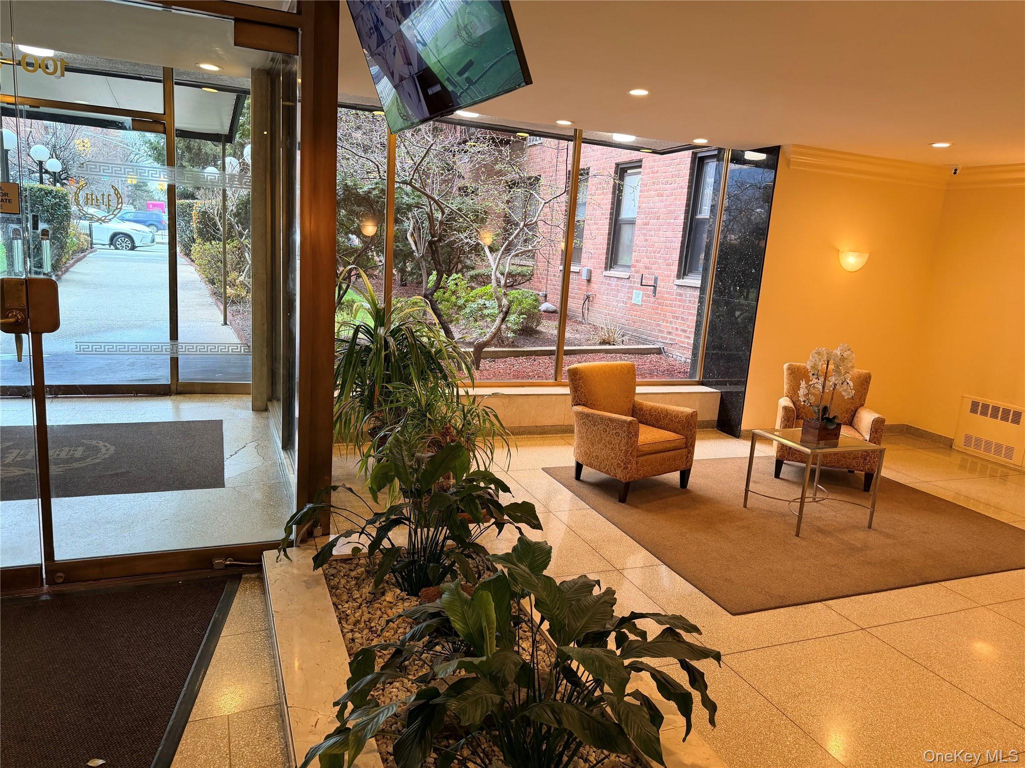 Condo Queens  Queens, NY 11375, MLS-977515-4