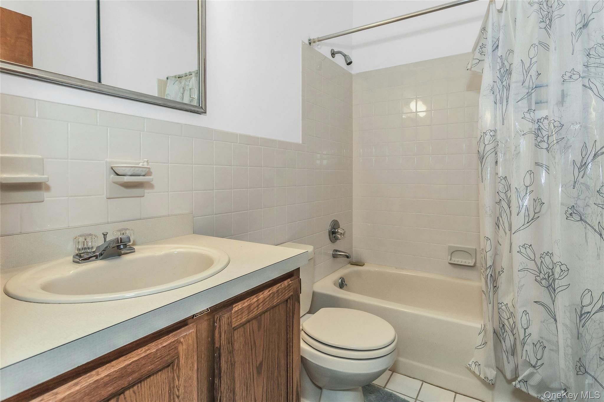 Single Family Donna  Suffolk County, NY 11933, MLS-977516-21