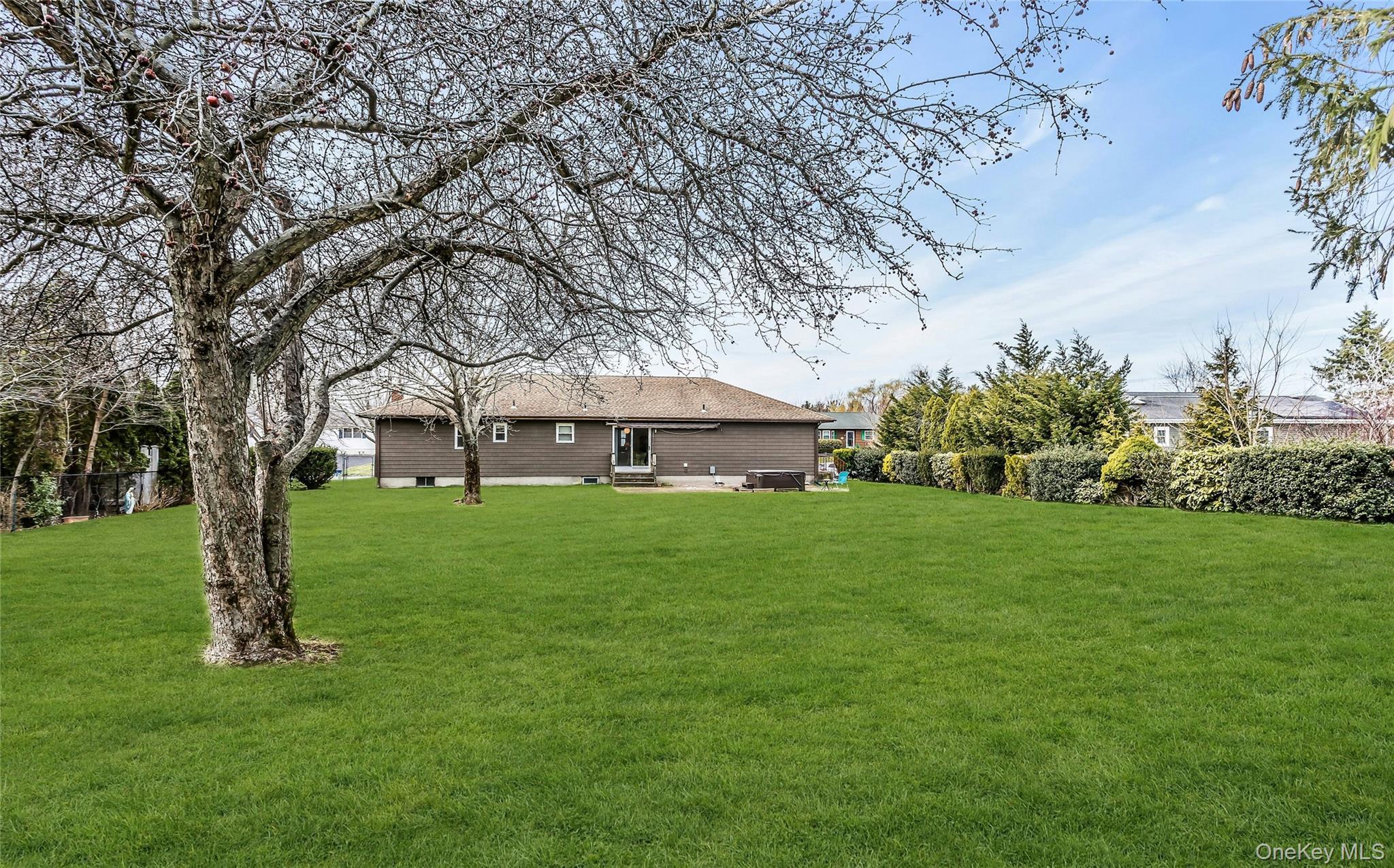 Single Family Donna  Suffolk County, NY 11933, MLS-977516-25