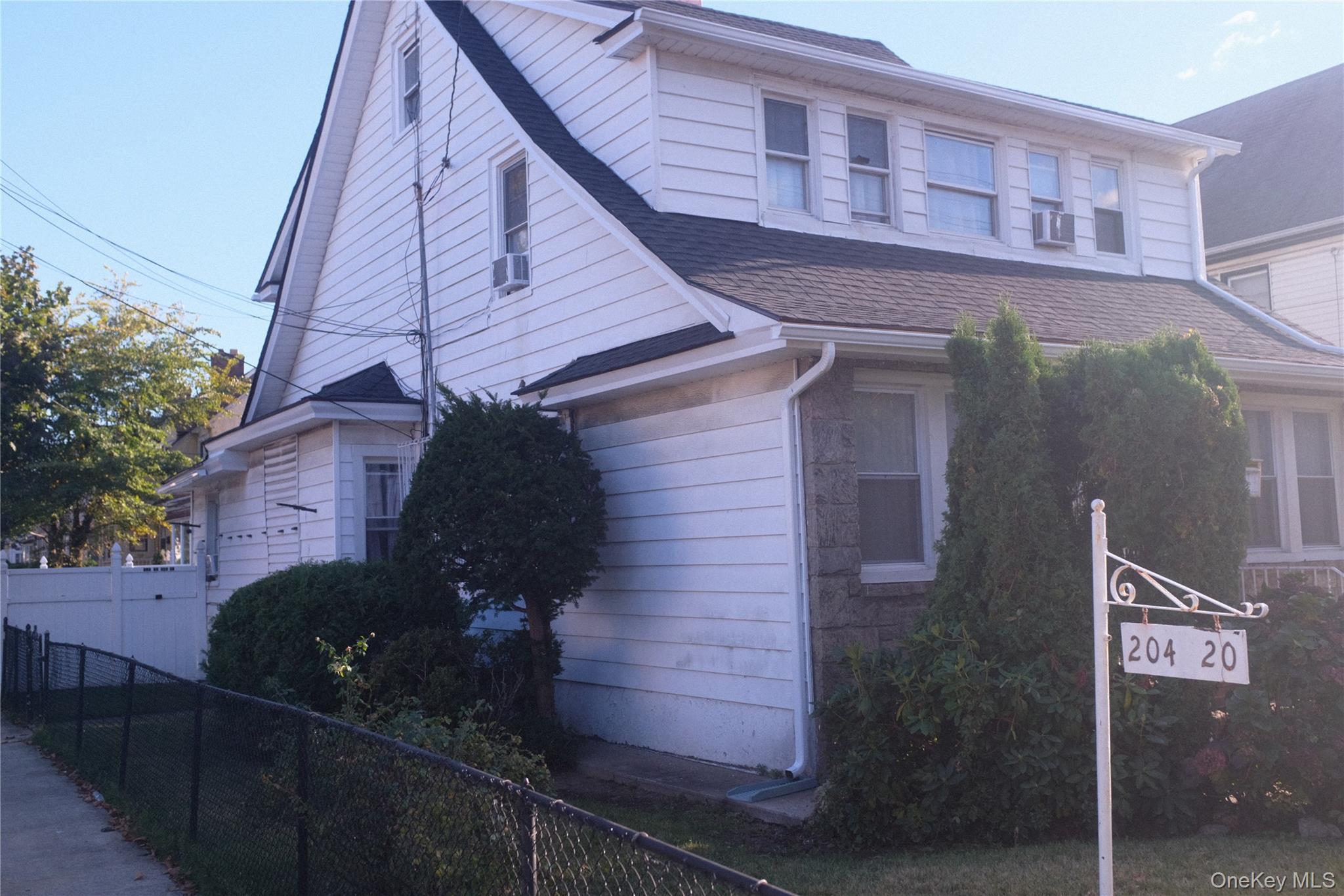 Single Family 104th Avenue  Queens, NY 11412, MLS-977535-18