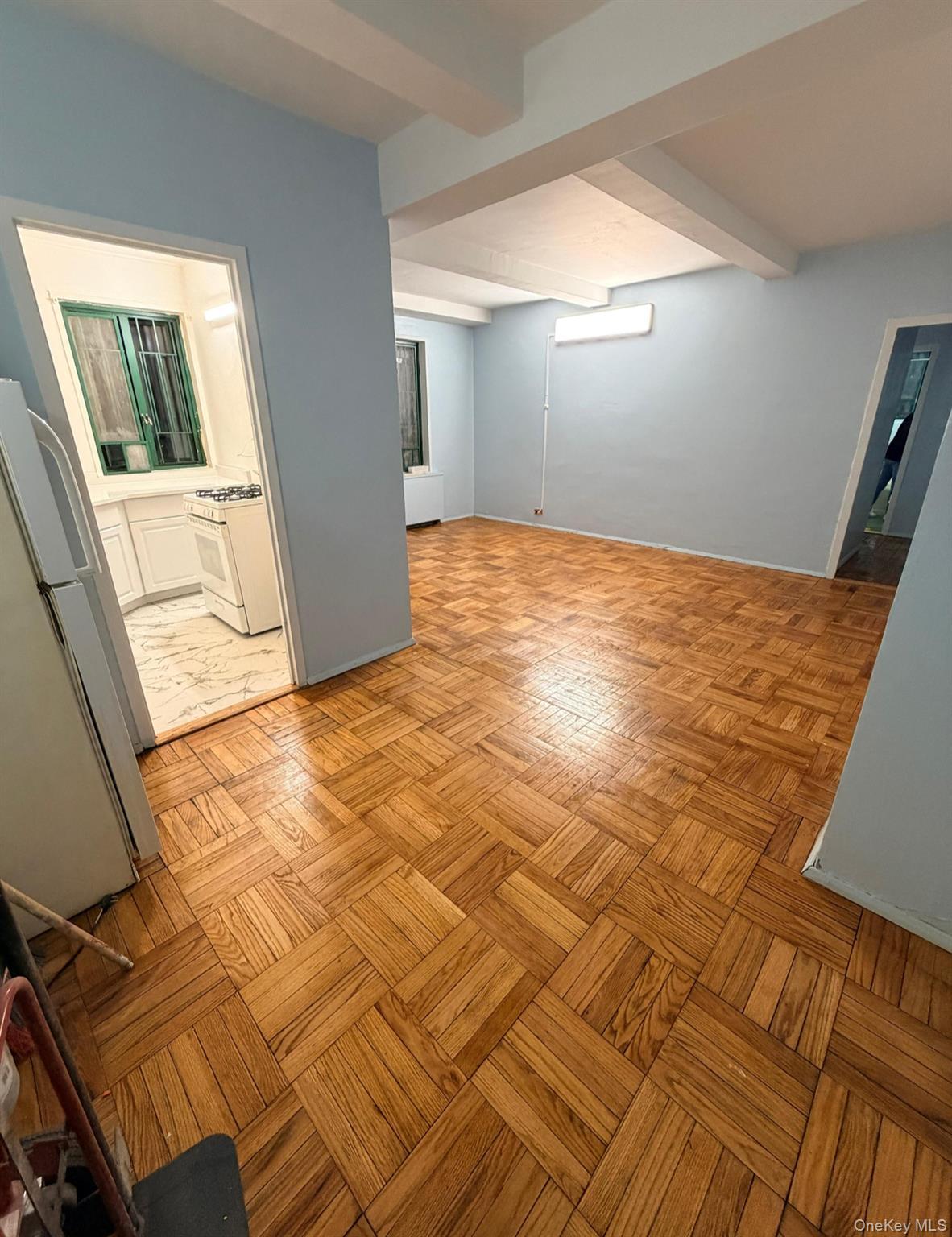 Condo East Tremont Ave  Bronx, NY 10462, MLS-977548-3