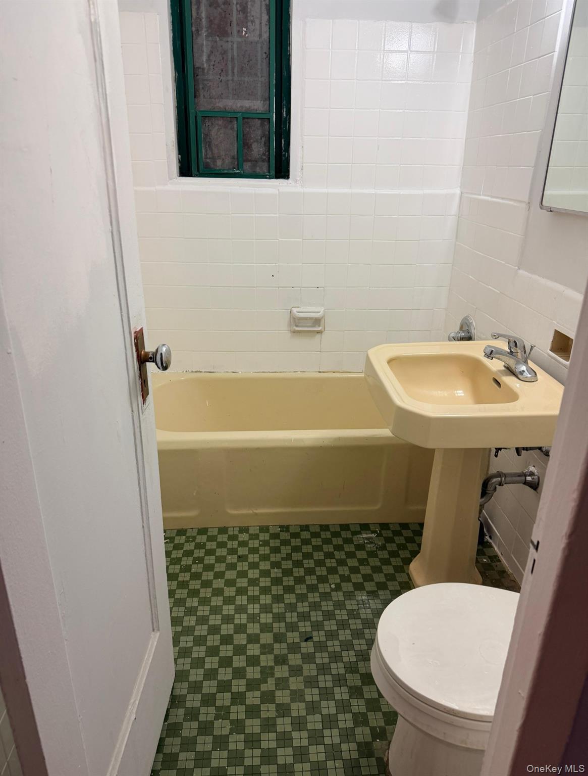 Condo East Tremont Ave  Bronx, NY 10462, MLS-977548-8