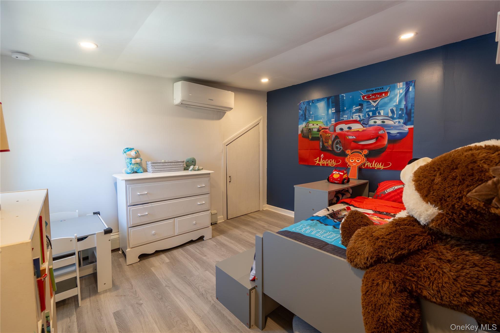 Single Family Lincoln  Nassau County, NY 11758, MLS-977564-10