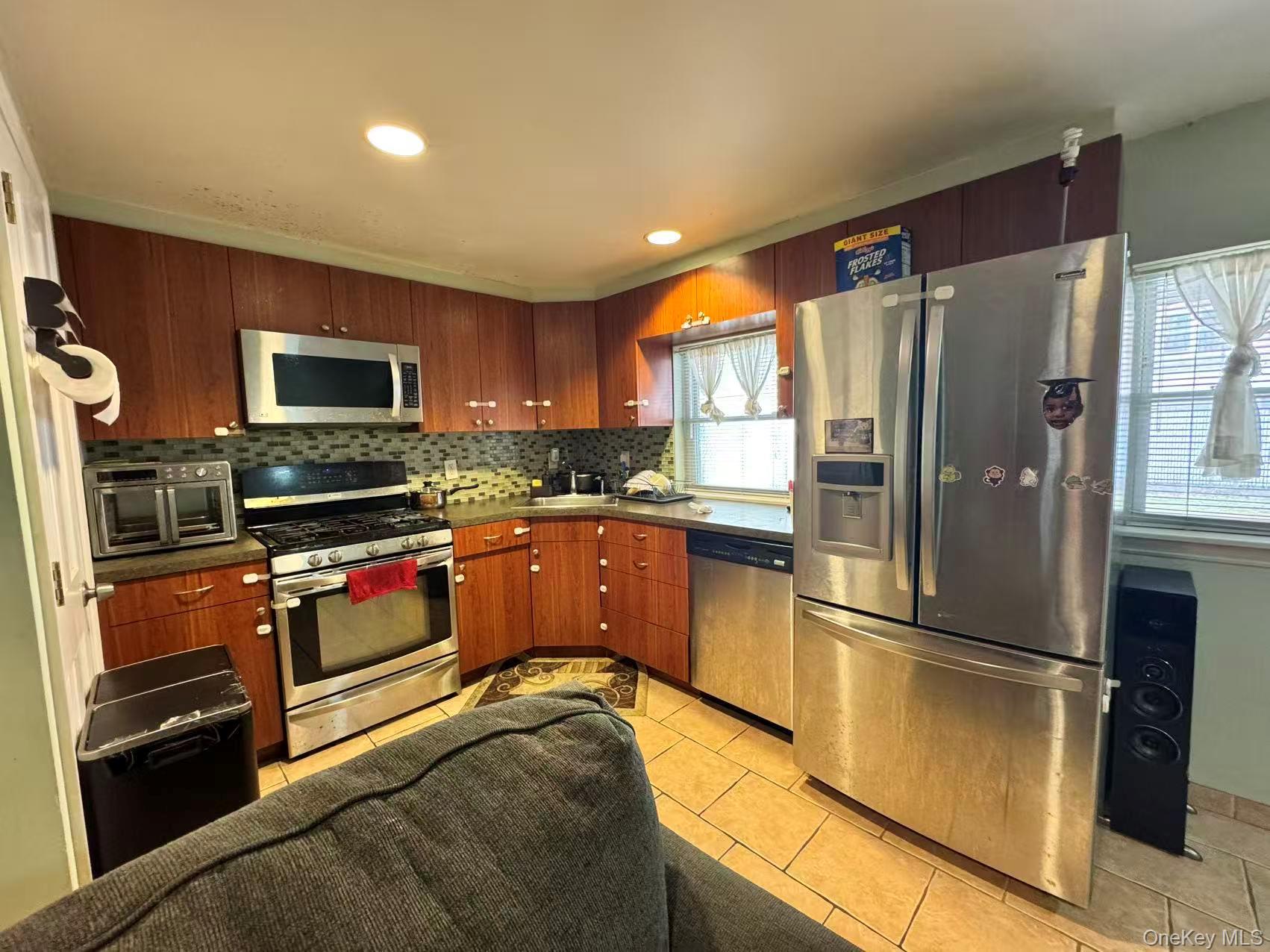 Single Family Gillespie  Bronx, NY 10461, MLS-977573-2