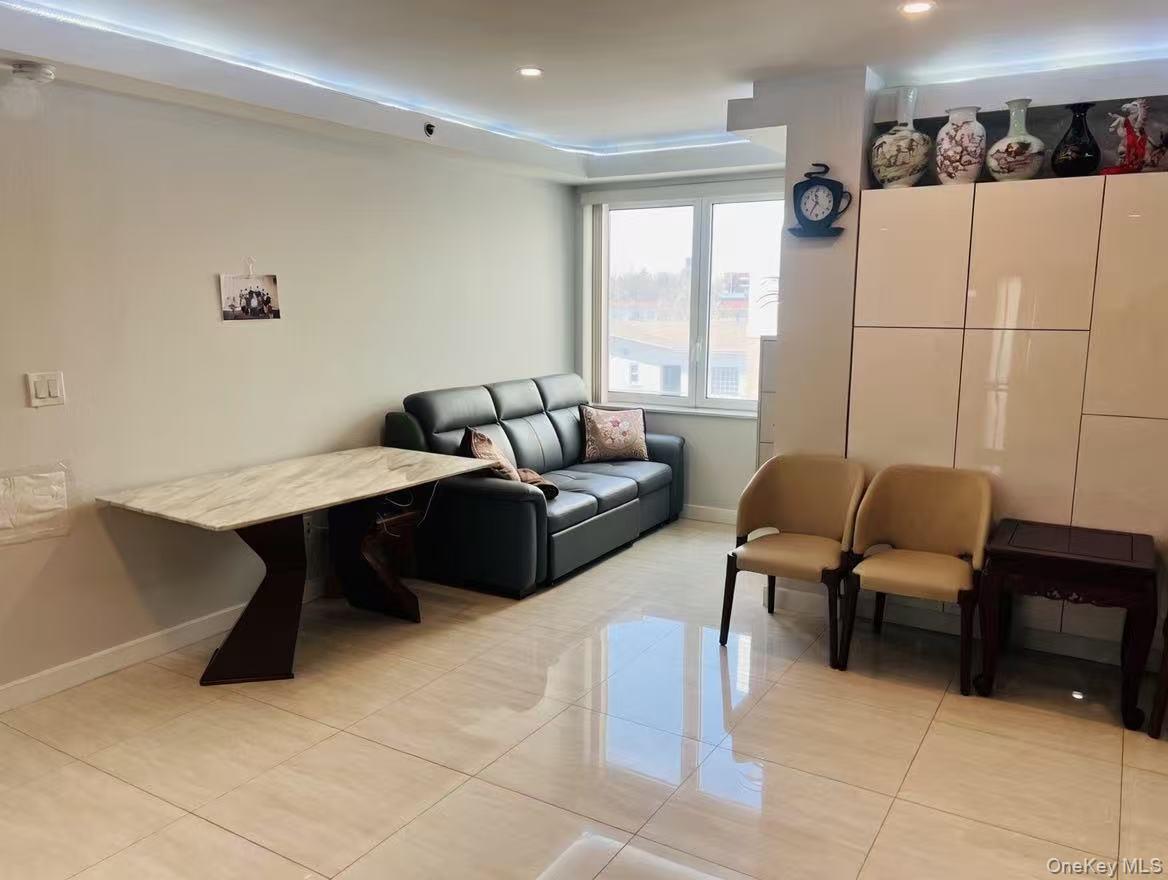 Condo Union  Queens, NY 11366, MLS-977595-4