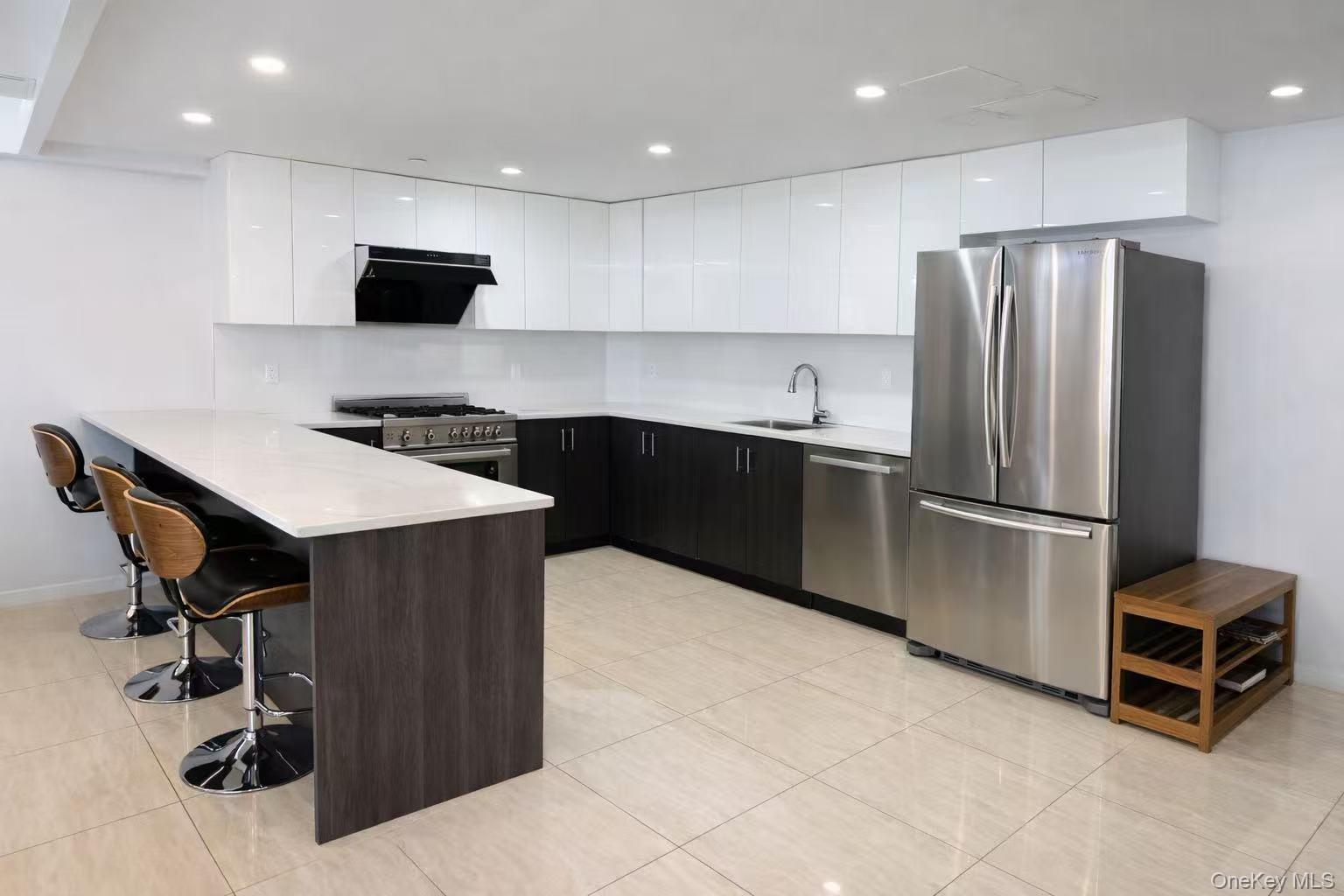 Condo Union  Queens, NY 11366, MLS-977595-5