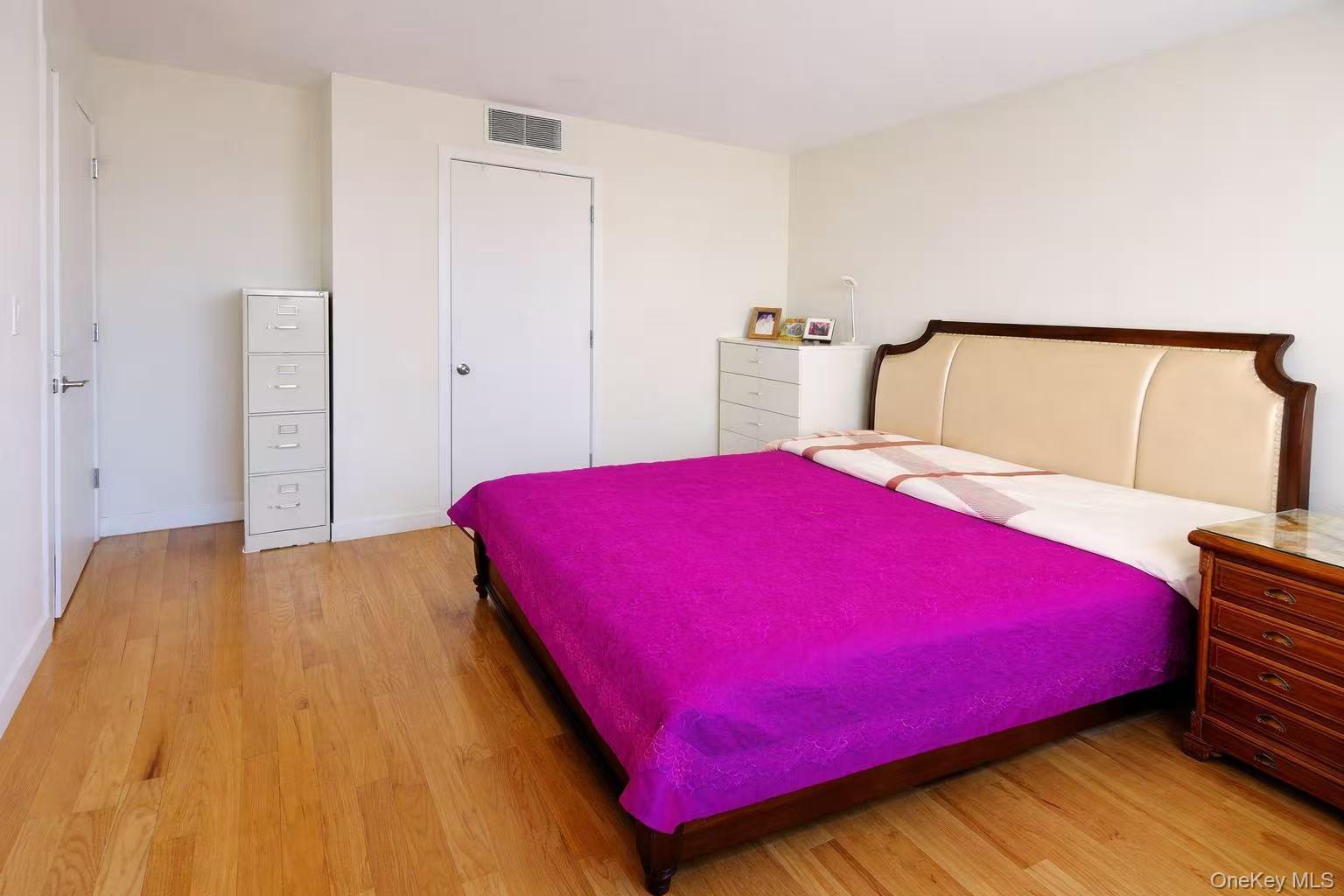 Condo Union  Queens, NY 11366, MLS-977595-7