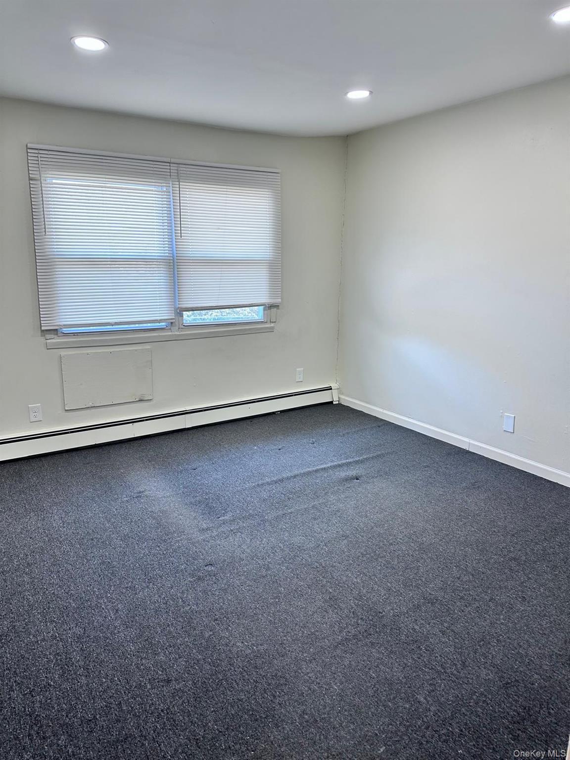 Condo Hemlock  Suffolk County, NY 11706, MLS-977690-9