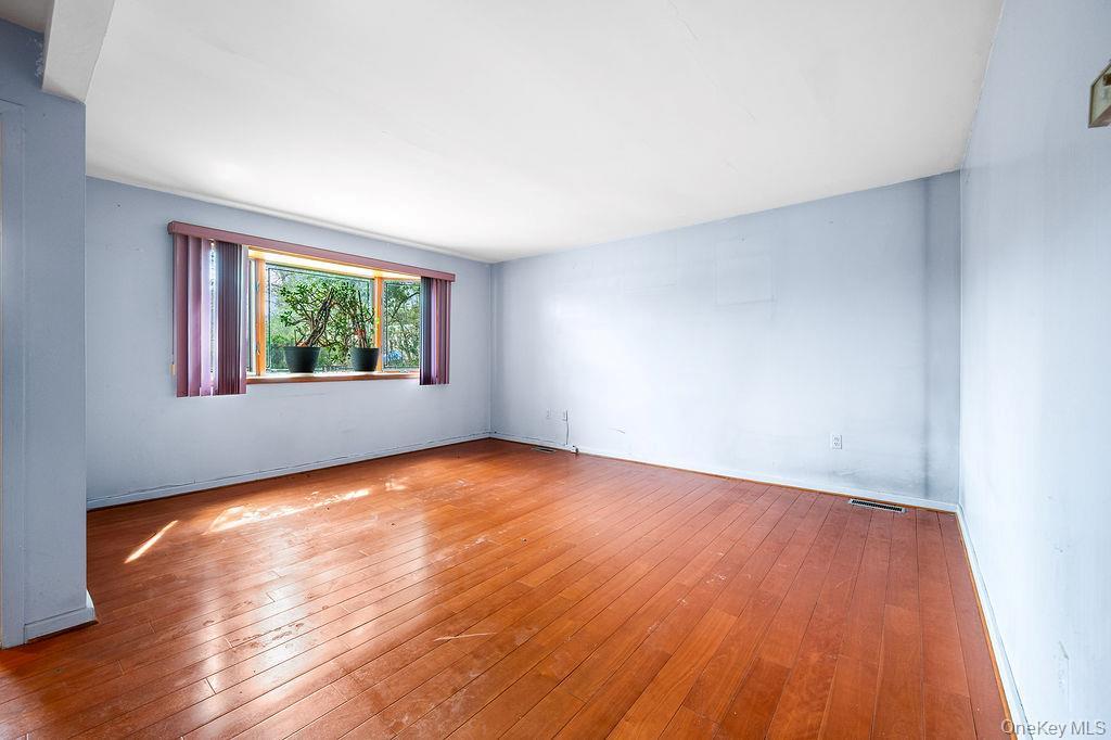 Single Family Valley View Road  Nassau County, NY 11021, MLS-977696-10