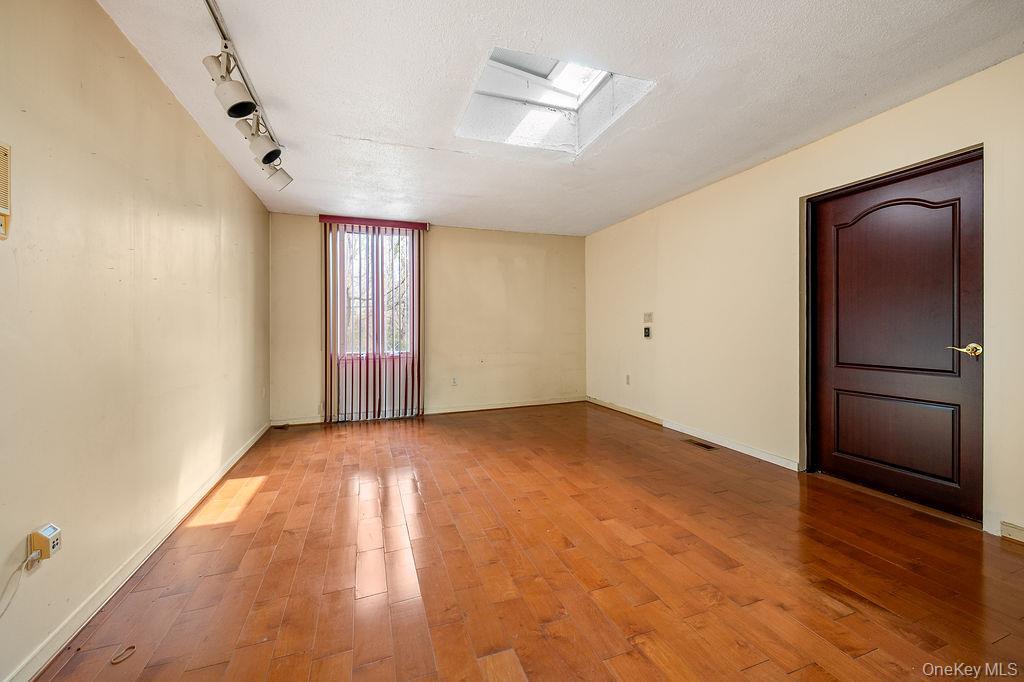 Single Family Valley View Road  Nassau County, NY 11021, MLS-977696-8
