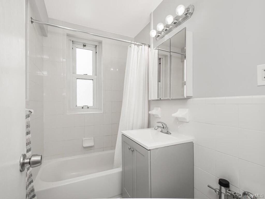 Coop 236th  Bronx, NY 10463, MLS-977709-10