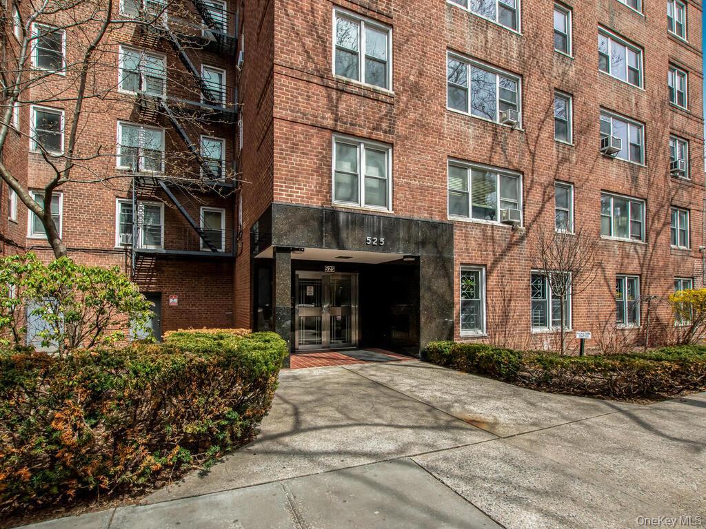 Coop 236th  Bronx, NY 10463, MLS-977709-13