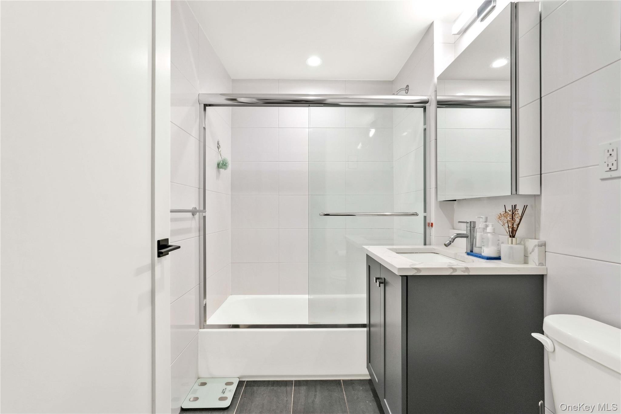 Condo 29th Queens, NY 11106, MLS-977713-13