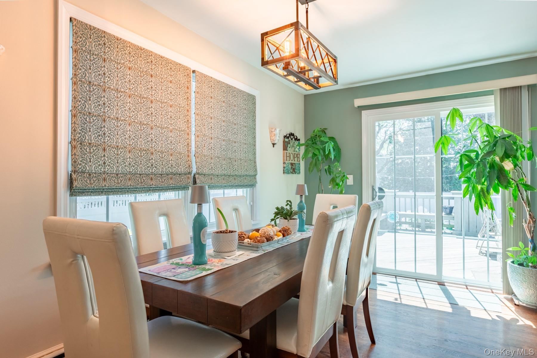 Single Family Main  Suffolk County, NY 11751, MLS-977738-11