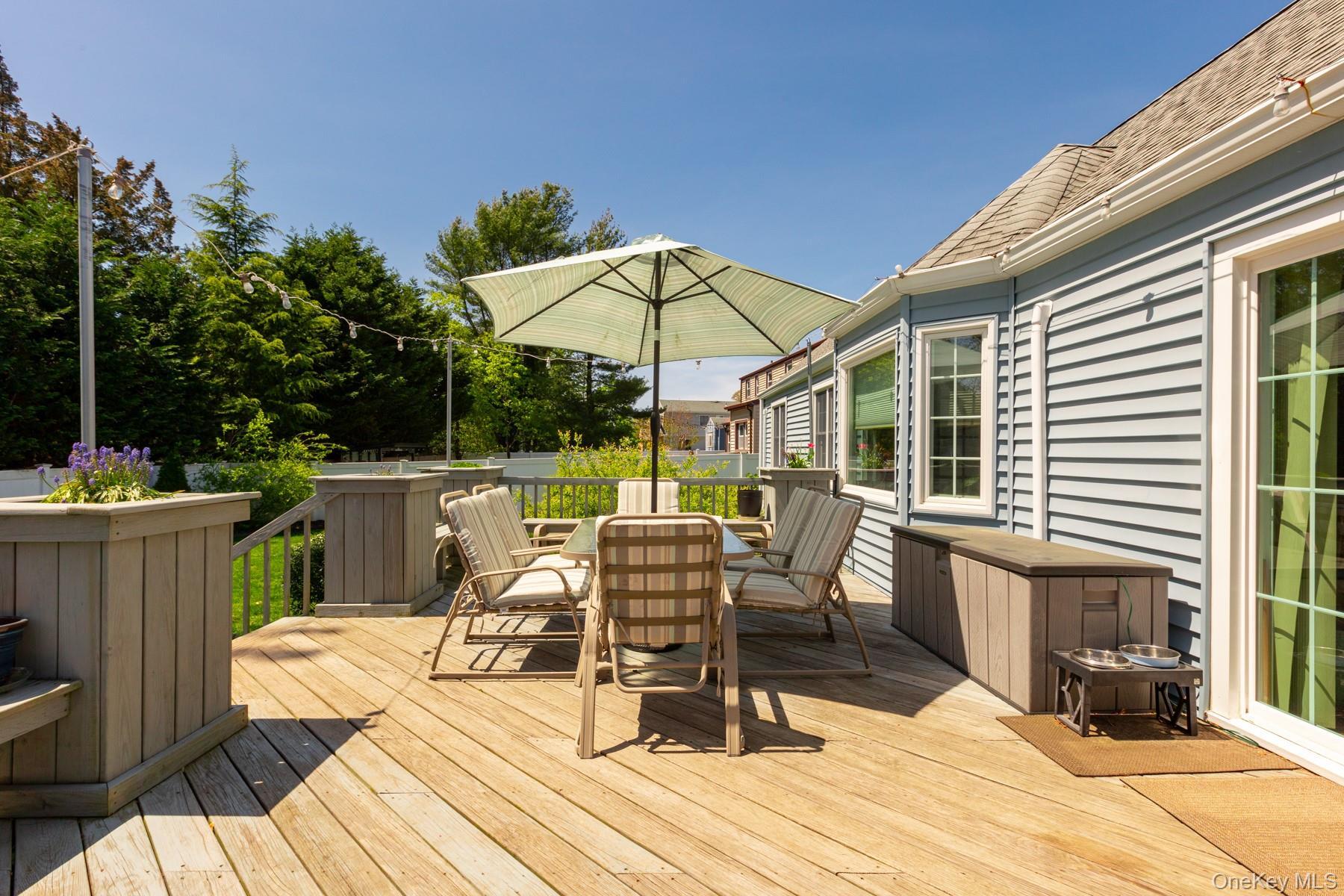 Single Family Main  Suffolk County, NY 11751, MLS-977738-28