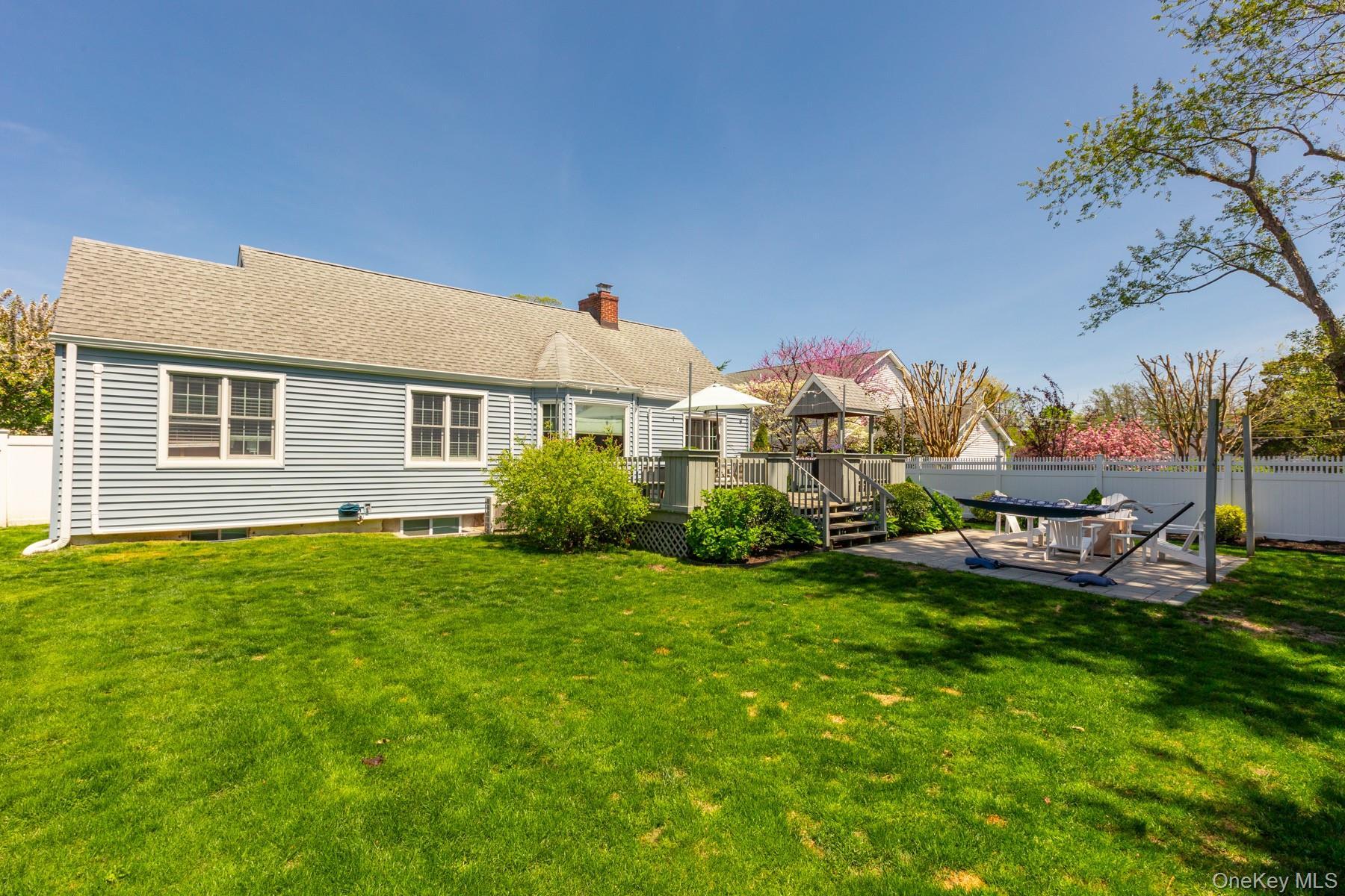 Single Family Main  Suffolk County, NY 11751, MLS-977738-31