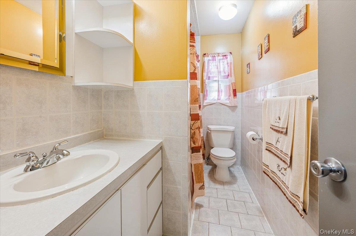 Single Family Calhoun  Bronx, NY 10465, MLS-977782-19