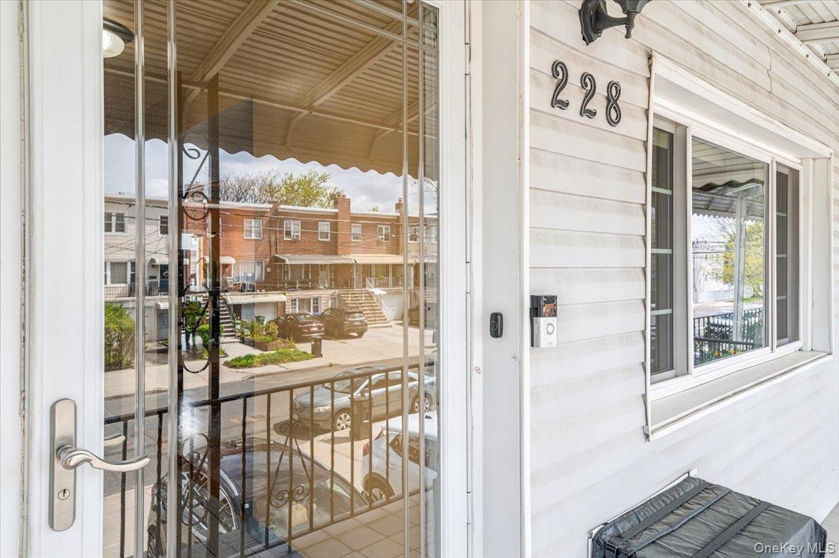 Single Family Calhoun  Bronx, NY 10465, MLS-977782-3