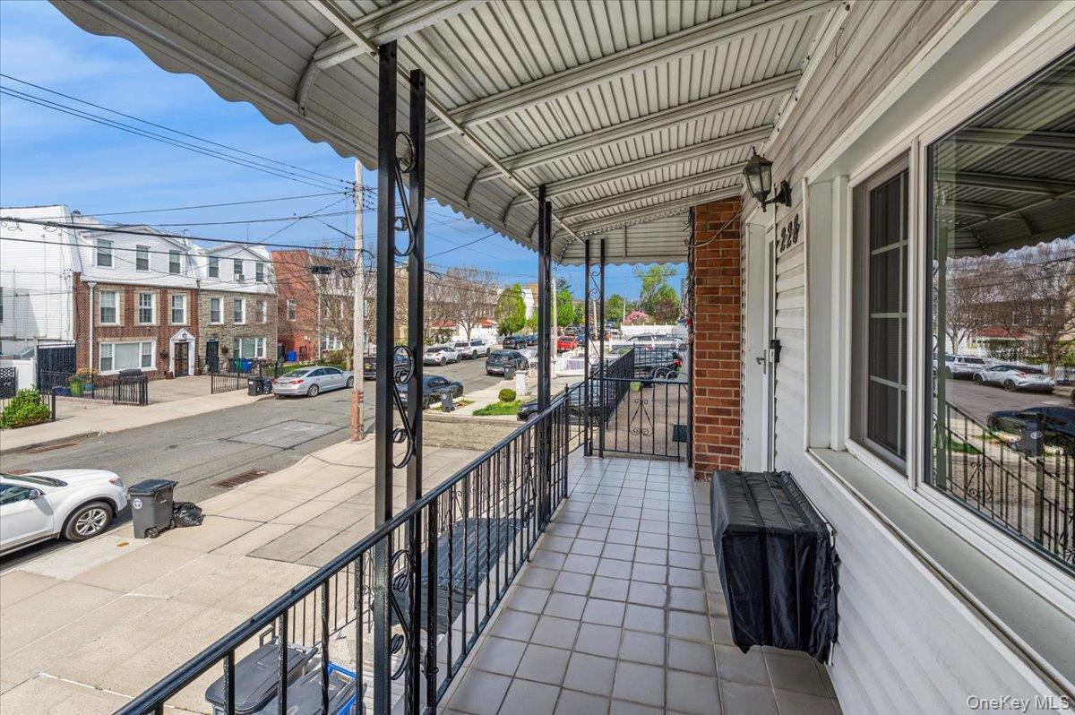 Single Family Calhoun  Bronx, NY 10465, MLS-977782-4
