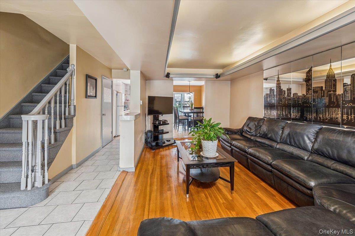 Single Family Calhoun  Bronx, NY 10465, MLS-977782-6