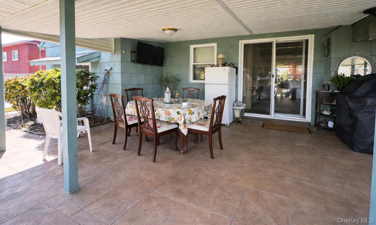 Single Family Brooklyn  Suffolk County, NY 11706, MLS-977790-17