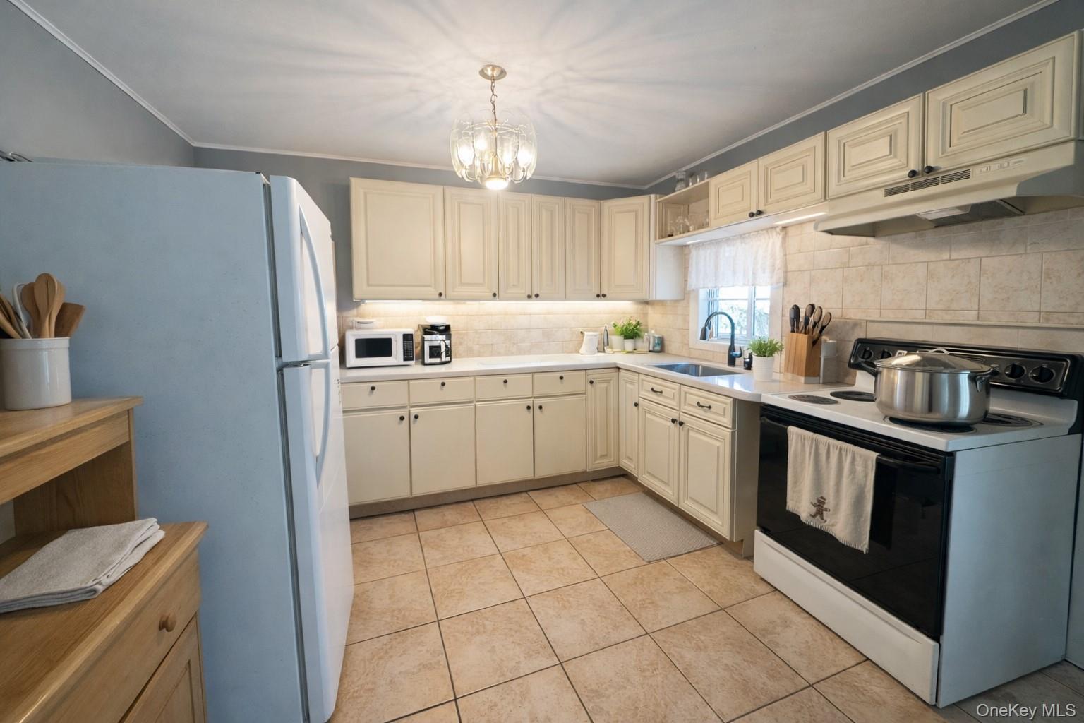 Single Family Brooklyn  Suffolk County, NY 11706, MLS-977790-7