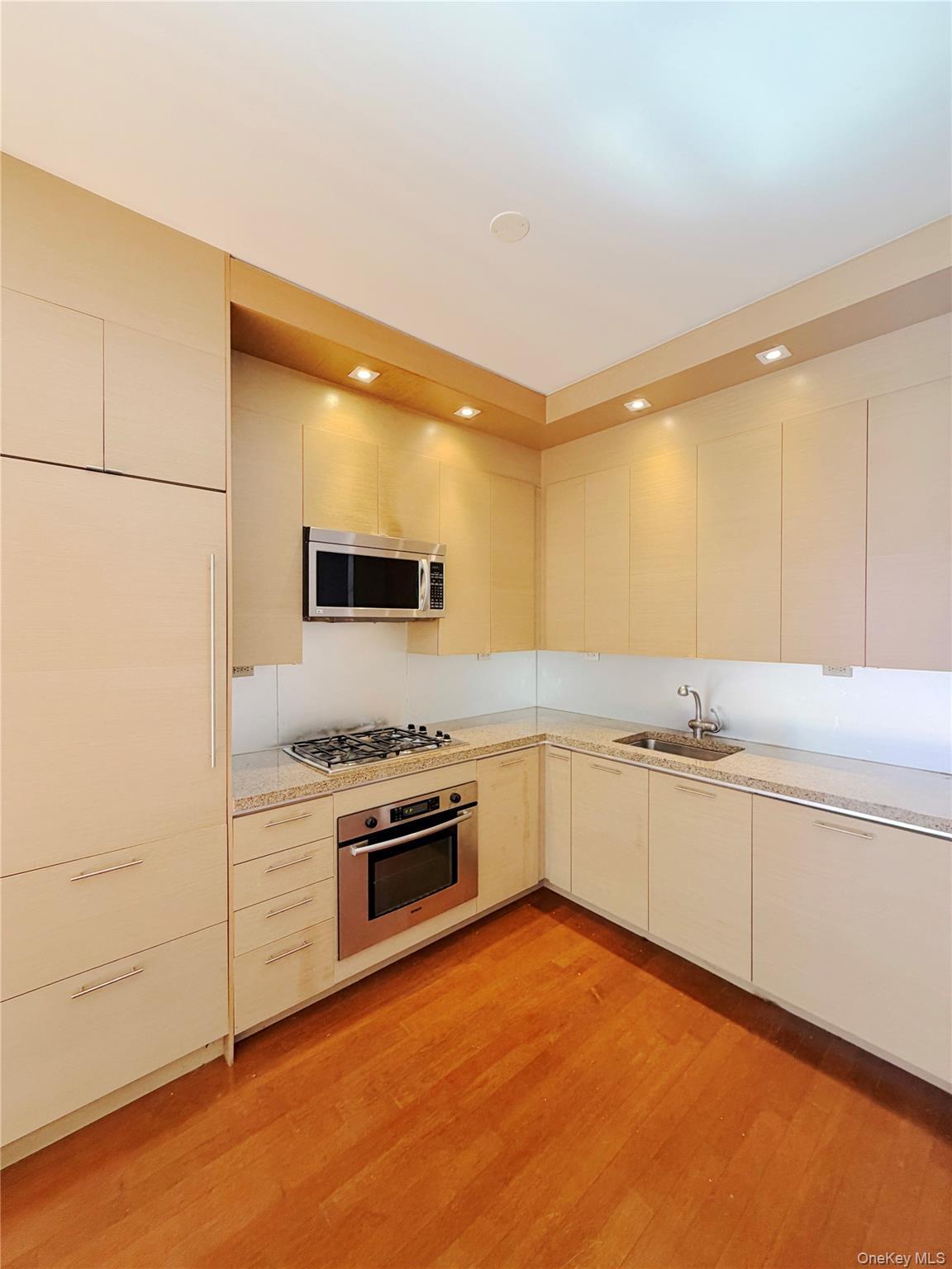 Condo Broadway  Manhattan, NY 10019, MLS-977825-11