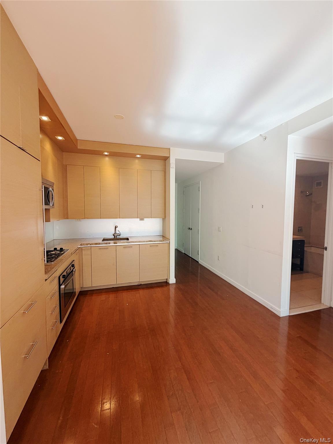 Condo Broadway  Manhattan, NY 10019, MLS-977825-15
