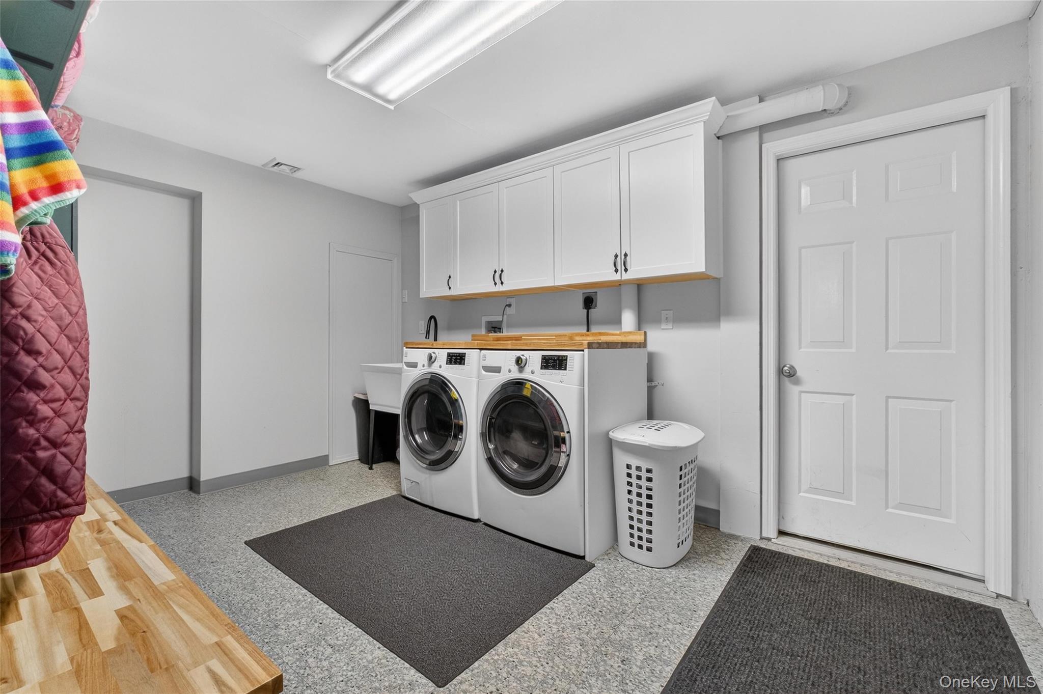 Single Family Coachlight  Dutchess County, NY 12603, MLS-977842-35