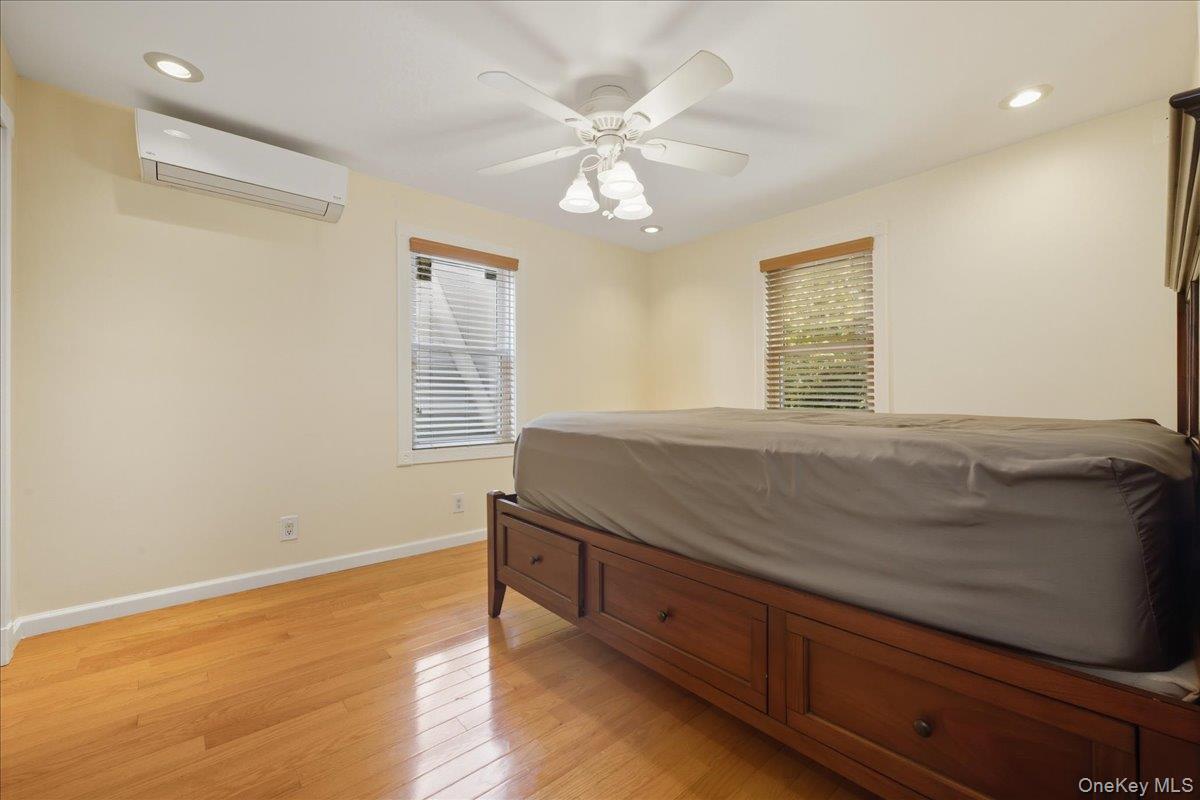 Single Family 249th Street Queens, NY 11426, MLS-977855-15