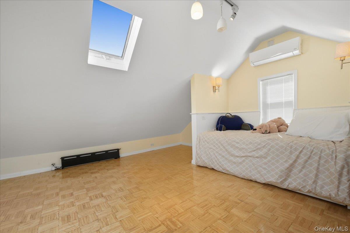 Single Family 249th Street Queens, NY 11426, MLS-977855-21