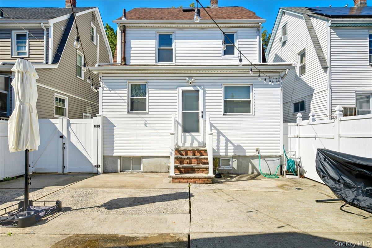 Single Family 249th Street Queens, NY 11426, MLS-977855-22