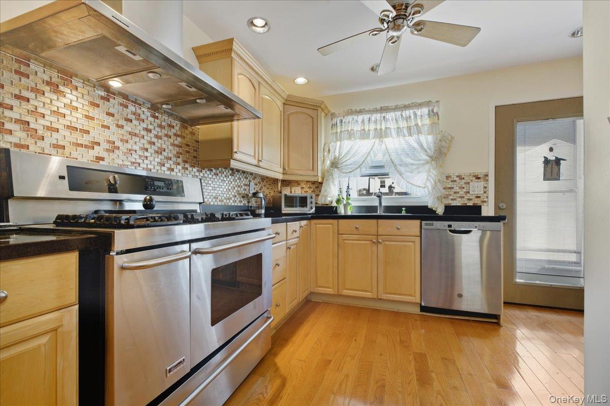 Single Family 249th Street Queens, NY 11426, MLS-977855-7
