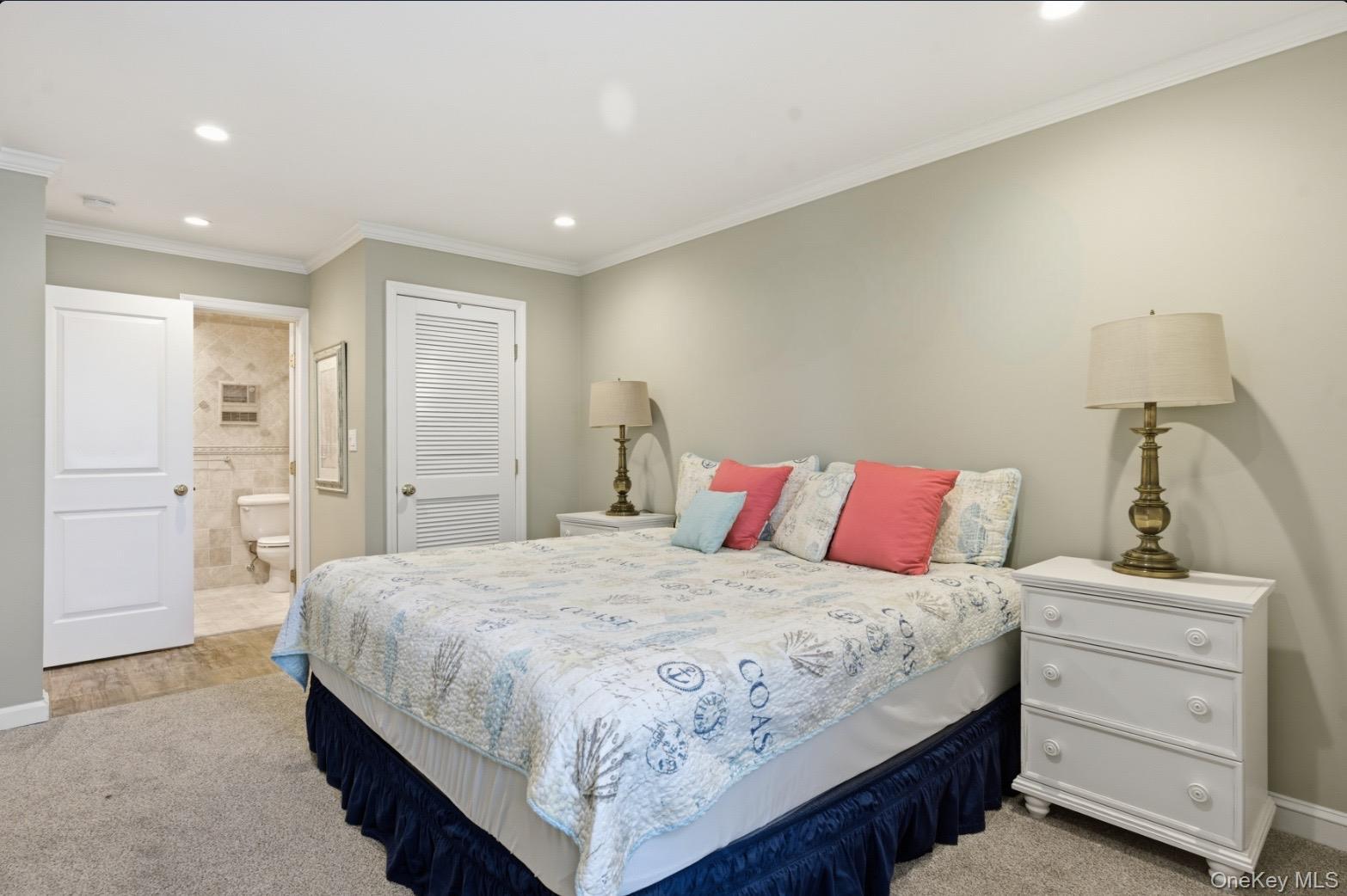 Condo Dune  Suffolk County, NY 11978, MLS-977896-10