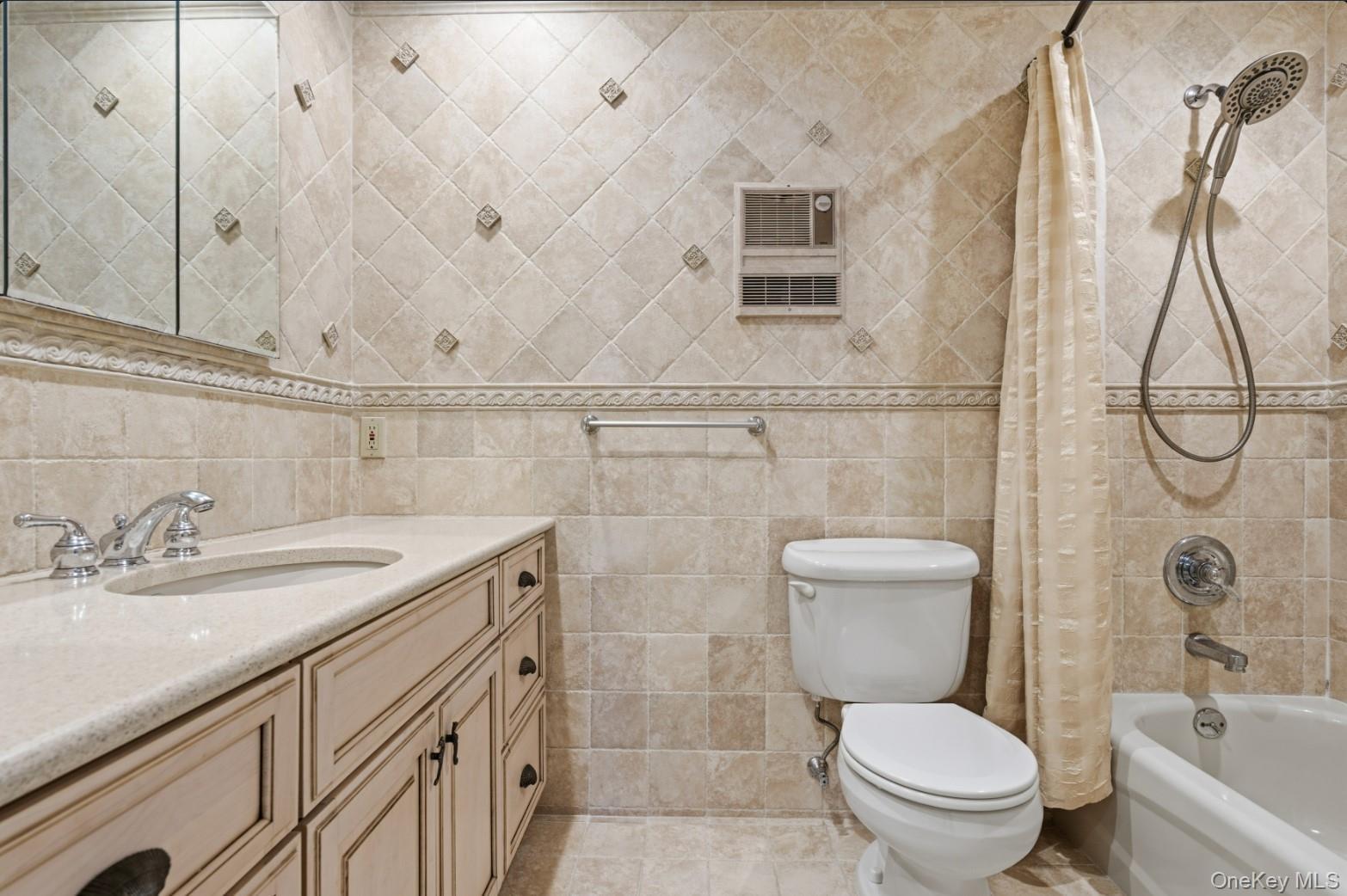 Condo Dune  Suffolk County, NY 11978, MLS-977896-13