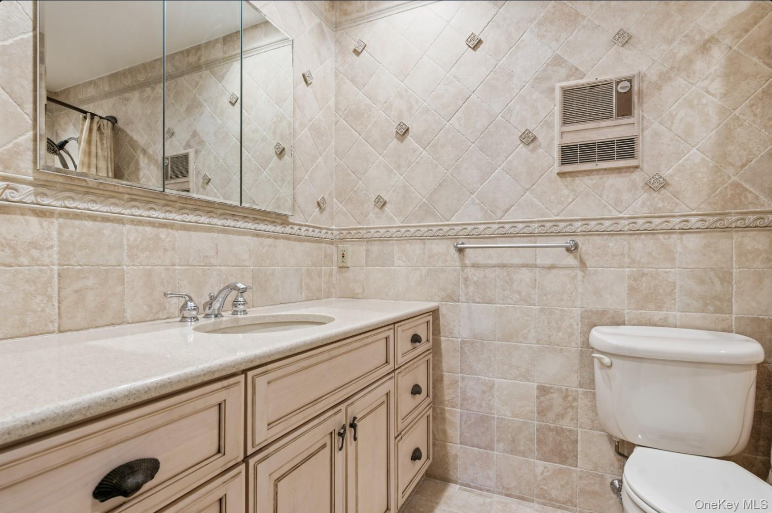 Condo Dune  Suffolk County, NY 11978, MLS-977896-14