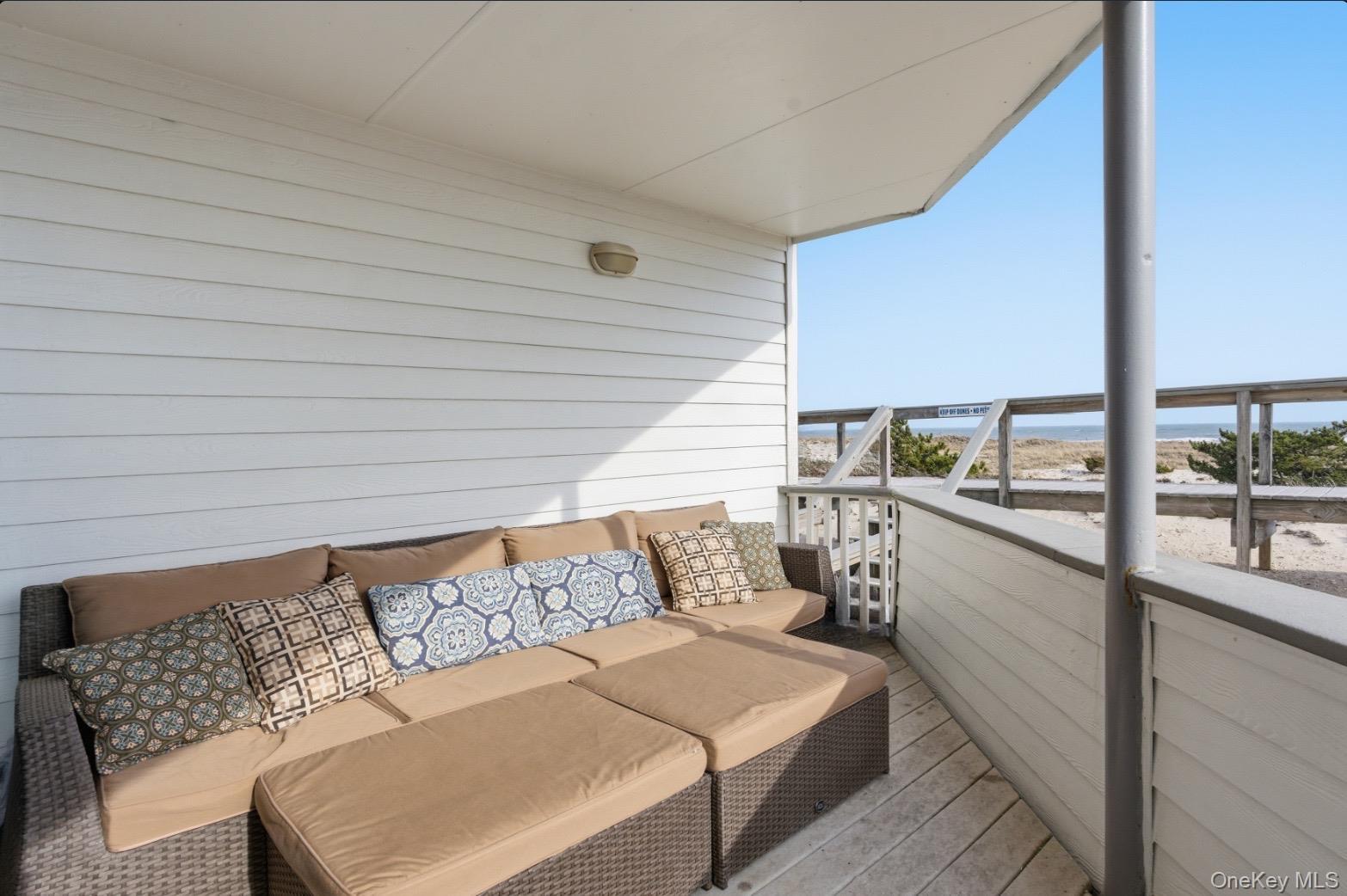 Condo Dune  Suffolk County, NY 11978, MLS-977896-20